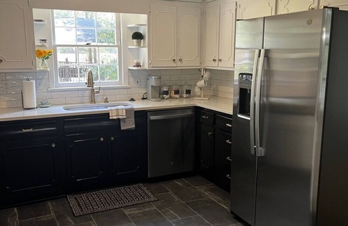 Tuscaloosa Casa | Spacious, newly updated, classic style close to UA campus. Sleeps 10