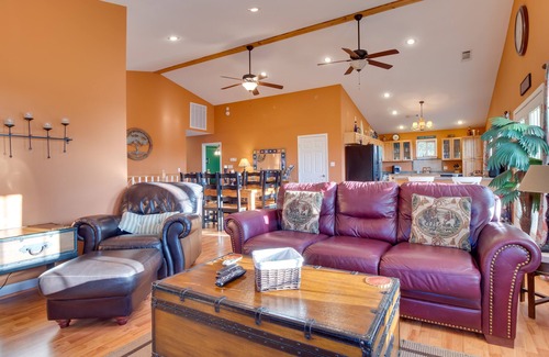 Mountain Home Casa | Spacious Norfork Lake Home: Game Room + Views!