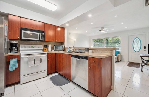 Florida North Atlantic Coast Casa | Spacious NPB 4 Bedroom 2 bath Home!