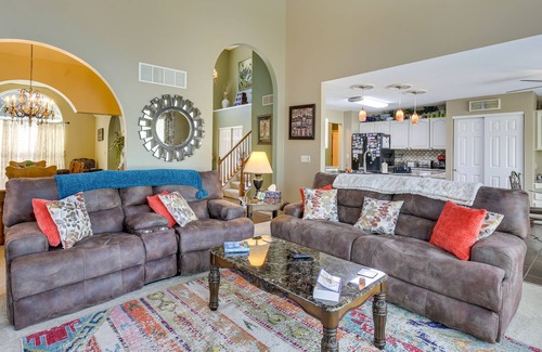O'Fallon Casa | Spacious O’Fallon Home w/ Patio on Golf Course!
