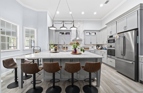 Gainesville Casa | Spacious oasis in the city. Gainesville. Great backyard. 4 Bedrooms 3 baths.