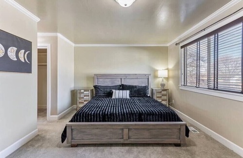 American Fork Casa | Spacious Oasis | Massage | BBQ | Fire Pit