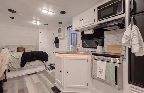 Ellenwood Casa | Spacious Oasis With Hot Tub & Firepit In The Woods