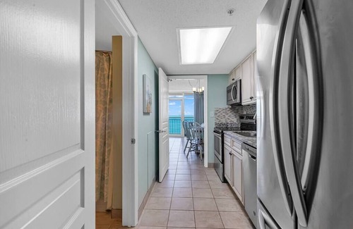 Atlantic Beach Condominio | Spacious Oceanfront Condo - Bay Watch 1138