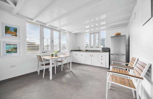 Aguada Casa | Spacious Oceanview w/Pool and Parking