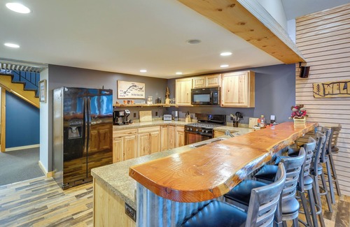 Old Forge Casa | Spacious Old Forge Condo w/ Patio & Fire Pit!