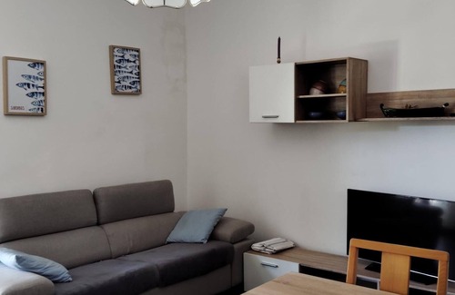 Porto Garibaldi Apartamento | Spacious one-bedroom apartment with balcony steps from the harbor and beaches