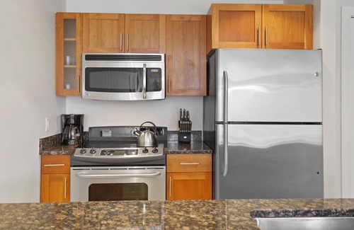 West End Apartamento | Spacious One Bed Apartment in Historic West End