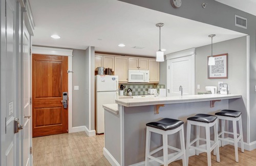 Villa Lago Condominio | Spacious One Bedroom, Two Bath Unit in a Prime Location, Featuring a King Bed at Sandestin Golf and Beach Resort!