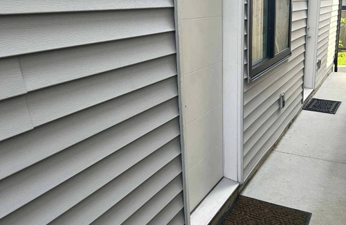 Maple Ridge Apartamento | Spacious One Bedroom Suite Right in Downtown Maple Ridge!