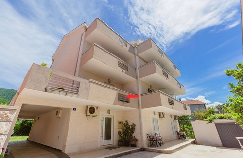 Tomicici Apartamento | Spacious one bedroom apartment next to the sea