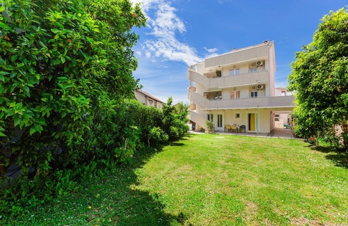 Tomicici Apartamento | Spacious one bedroom apartment next to the sea