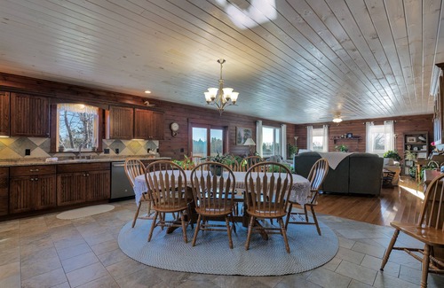Jonesport Casa | Spacious One Level Home in Quiet Setting