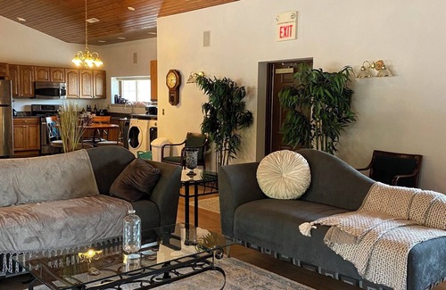 Loves Park Casa | Spacious Open Concept Home on the Beautiful Rock River