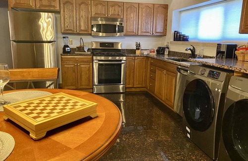 Loves Park Casa | Spacious Open Concept Home on the Beautiful Rock River
