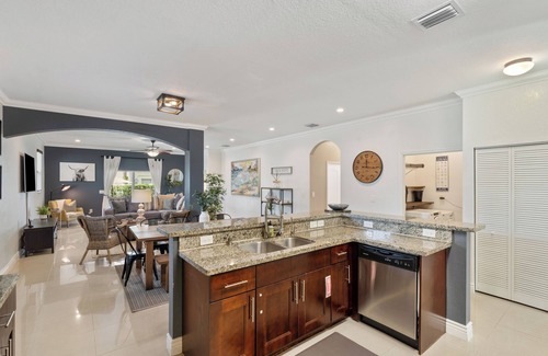 River Oaks Casa | Spacious open floor plan for today’s busy lifestyles.
