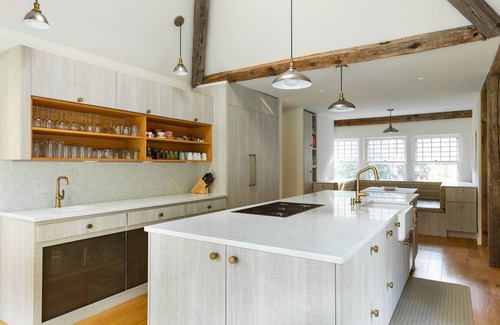 East Hampton Casa | Amplio plan de piso abierto / Post n Beam en 1. 5 acres privados