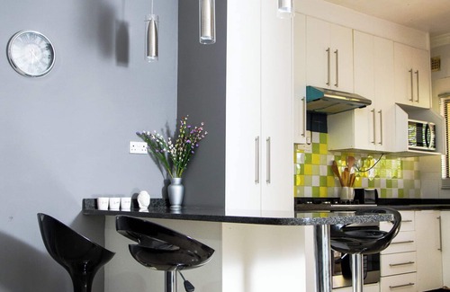 Lusaka Apartamento | Spacious open plan 3-bedroom apartment, WiFi and power back-up in vibrant Lusaka