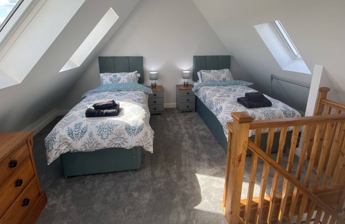 Mangotsfield Casa | Spacious Organic Cotswold Farm Cottage