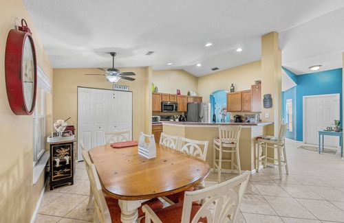 Port Saint Lucie Casa | Spacious Paradise House near Jensen Beach! With Game Room & Sunroom