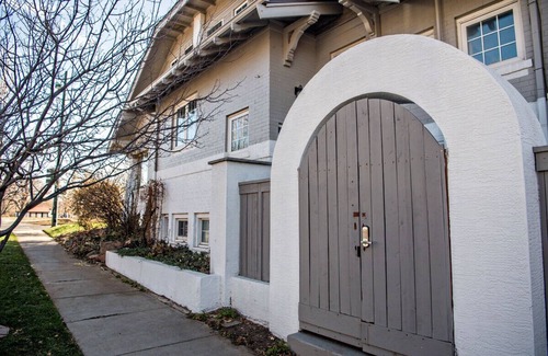 Washington Park West Casa | Spacious Park Front Home - Wash Park - Tempurpedic