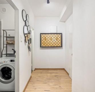 Penzing Apartamento | Spacious & Peaceful 2 BR Apartment