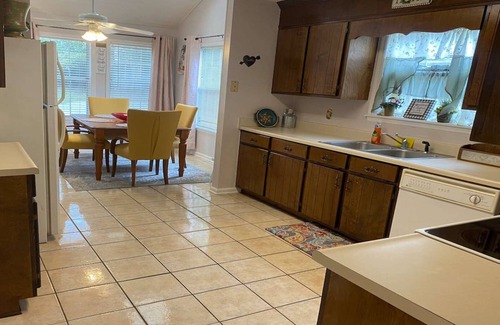 Valdosta Casa | Spacious Peaceful Home 3BR 2BA,Quiet Neighborhood