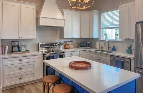 Mississippi City Casa | Spacious Pet Friendly 5-bedroom house, steps from the beac