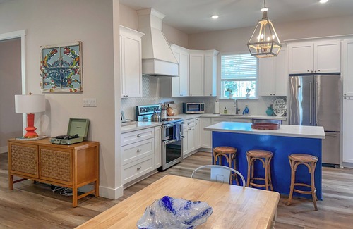 Mississippi City Casa | Spacious Pet Friendly 5-bedroom house, steps from the beac