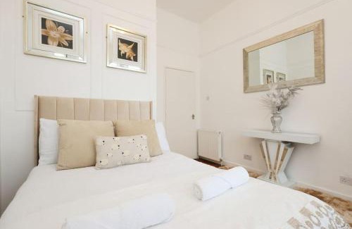 Pontcanna Apartamento | Spacious Pontcanna Apartment, Driveway Parking & 10 min to City Centre