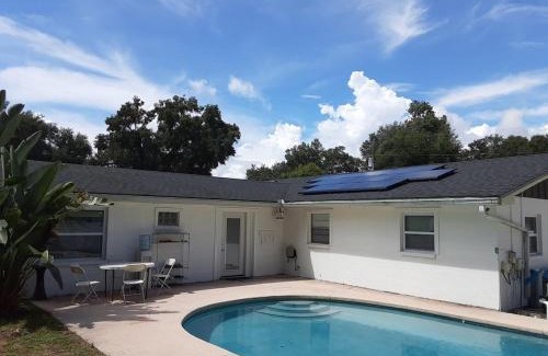 Putnam Hall Casa | SPACIOUS POOL HOME in North FL