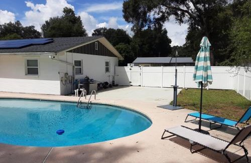 Putnam Hall Casa | SPACIOUS POOL HOME in North FL