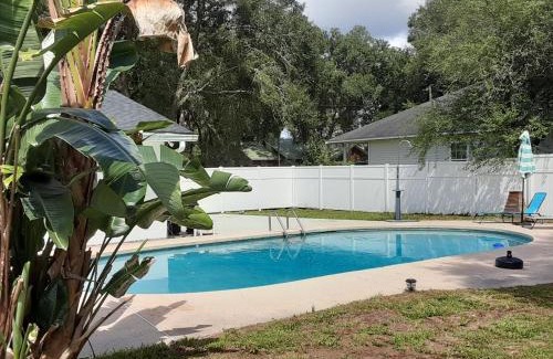 Putnam Hall Casa | SPACIOUS POOL HOME in North FL
