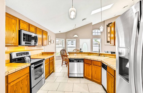 Lindfields Casa | Spacious pool home near Disney with enclosed yard, game room, & washer/dryer