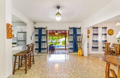 Caribbean Islands Villa | Spacious Pool & Jacuzzi Villa in Boca Chica Beach