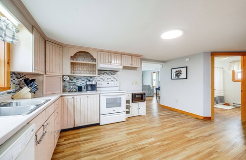 Presque Isle Casa | Spacious Presque Isle Home: Walk to Downtown!