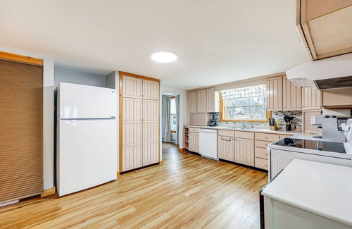 Presque Isle Casa | Spacious Presque Isle Home: Walk to Downtown!