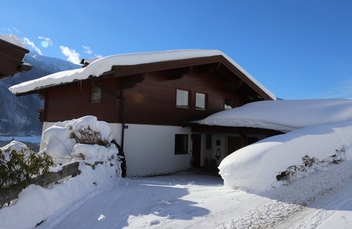 Stuhlfelden Chalet De Esquí | Spacious, privacy and beautiful unobstructed view of the mountains and valley