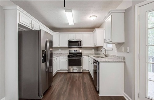 Lithonia Casa | Spacious & Private 3 bedroom Home