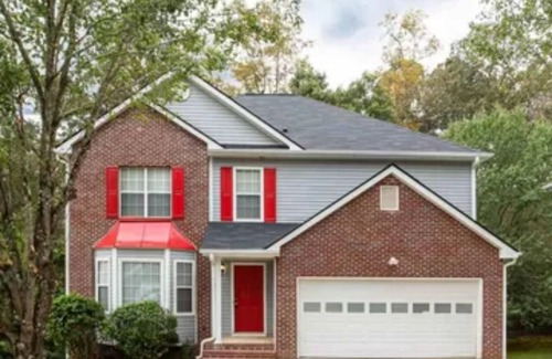 Lithonia Casa | Spacious & Private 3 bedroom Home