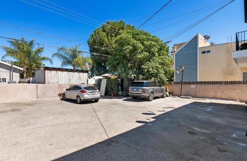 NoHo Arts District Apartamento | Spacious Private gated modern loft close to Universal Studio and Hollywood
