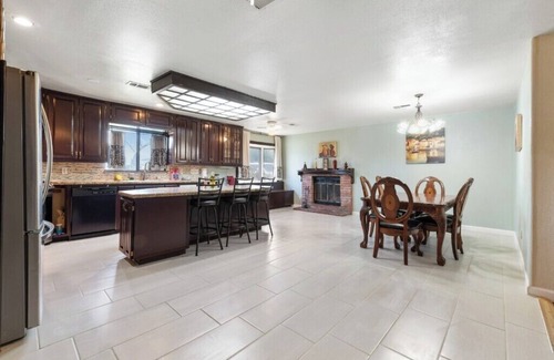 Tulare Casa | Spacious Private Getaway in Tulare Near Sequoia NP
