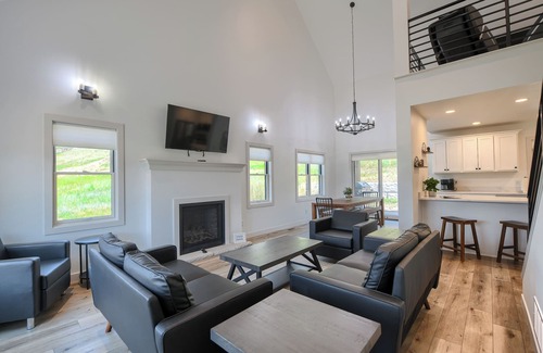 Sturgis Cabina | Spacious Property with Paved Roads Oversized Garage, Great Location!