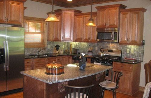 Lenoir Cabina | 🍁Spacious Pvt 3-Level 2-Deck Lodge🍁2Grt Rm/3K/2T/3Bunk🍁Fireplace🍁Foosball🍁