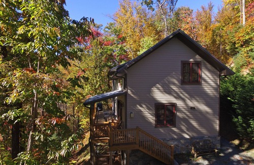 Lenoir Cabina | 🍁Spacious Pvt 3-Level 2-Deck Lodge🍁2Grt Rm/3K/2T/3Bunk🍁Fireplace🍁Foosball🍁