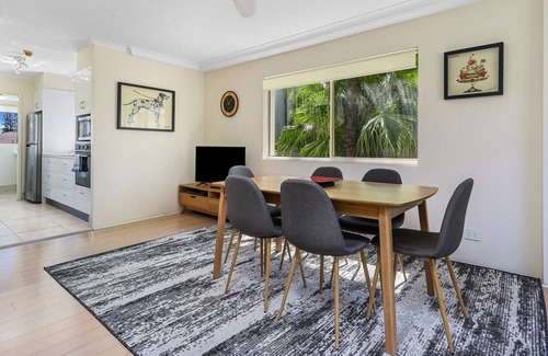 Biggera Waters Apartamento | Spacious quiet airconditioned apartment right on the Broadwater near everything