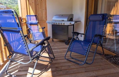 Bozel Apartamento | Spacious quiet apartment in the centre of Bozel