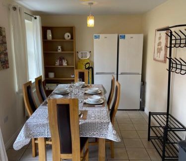 Skegby Casa | Spacious, Quiet, Sleeps 12, 3 bathrooms, Parking, KIA 1