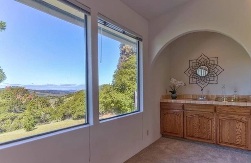 Monterey Casa | Spacious, quiet home close to Monterey, Carmel, Carmel Valley, and Laguna Seca.