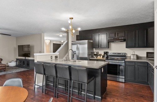 Roselawn Finance Casa | Spacious, Quiet & Location! – Great for Long Stays